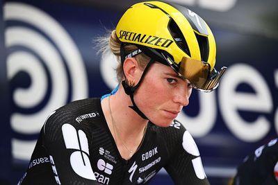 Demi Vollering starts Tour de France Femmes stage 4, after medical examinations and second concussion check