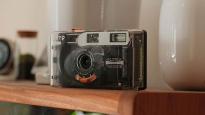 Reto Pano reloadable 35mm film camera review: analog compact camera with a panoramic gimmick