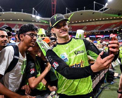 Cricket Australia’s mooted BBL sell-off pits big risk against megabucks reward