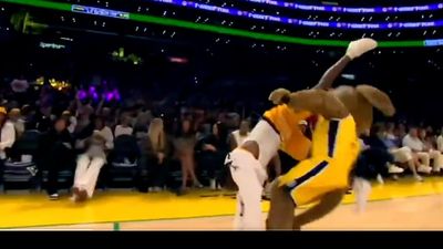 Los Angeles Sparks Mascot Got Absolutely Rocked by Backflipping Dancer During Timeout