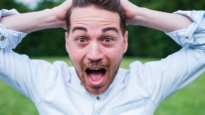 42 Single Male Behaviors That Destroy Any Hope For Romance, According To These Women