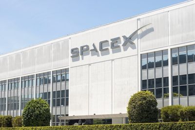 SpaceX's Heavy-Handed Diplomacy Stalled Bahamas SpaceX Falcon 9 Landing Deal: Report