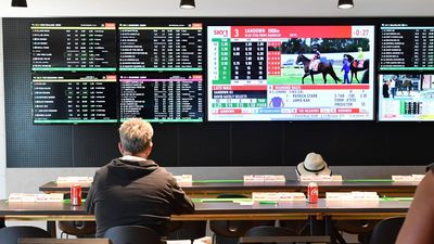 Ministers coy on gambling reform as advice kept secret