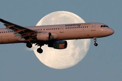 French ministers condemn 'excessive use of force' after Jewish youths were removed from a flight