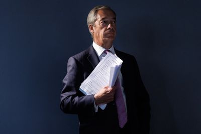 Nigel Farage under investigation by parliamentary watchdog