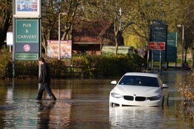 Thunderstorm and flash flooding warning for London as heavy rain to batter UK
