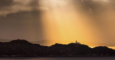 Hedge fund boss and Labour donor buys Scottish island as last residents leave