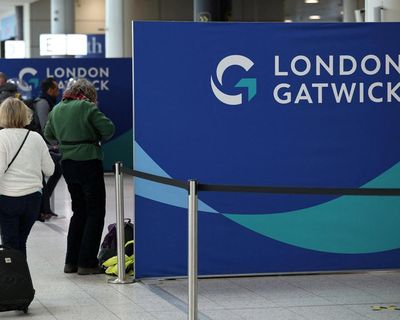 Calls for UK air traffic control boss to resign as new glitch disrupts flights