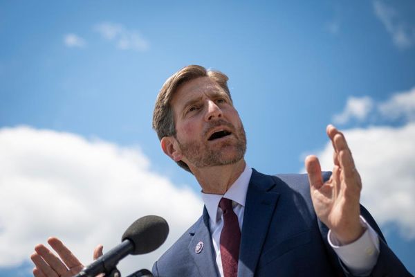 Arizona Democrat challenges Trump after denied entry to Ice facility: ‘We can’t look the other way’