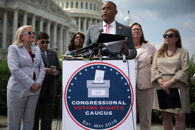 Off to the redistricting races - Roll Call