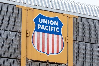 This Union Pacific Analyst Is No Longer Bullish; Here Are Top 5 Downgrades For Wednesday