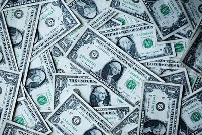 Why Some Retirees Are Keeping Emergency Cash Outside the Bank