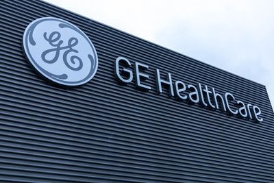 GE HealthCare Core Operating Margin Faces Tariffs Heat, Raises Annual Outlook