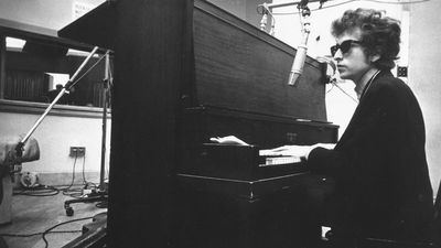 “I didn’t know what was going to happen, but they certainly booed, I’ll tell you that. You could hear it all over the place”: How Bob Dylan created one of his greatest songs while controversy erupted around him