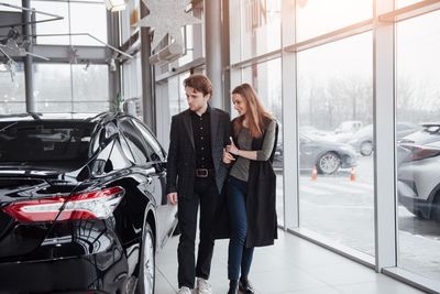8 Questions That Make You Look Clueless at the Dealership
