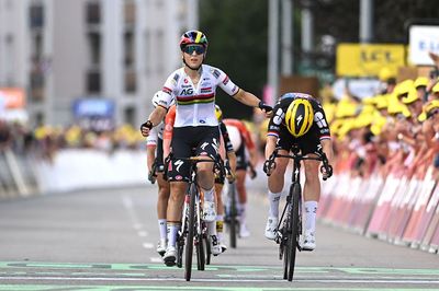'Playing the game' – Demi Vollering's sprint to second on stage 5 of Tour de France Femmes eases but not erases crash impact concern