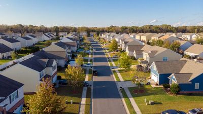 Tim Scott, Elizabeth Warren's Historic Bipartisan Housing Bill Clears Senate Committee Amid US Housing Woes