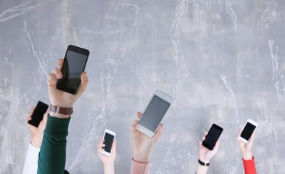 10 Habits That Undermine Your Intelligence (Without You Realizing)