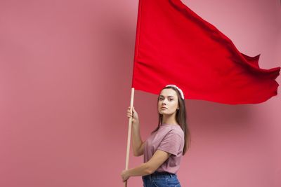 6 Emotional Red Flags You’ve Been Trained to Ignore