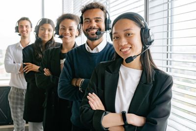 New US Law Could Force Call Centres to Reveal If You're Speaking to A Human or AI — and Punish Firms That Send Jobs Overseas