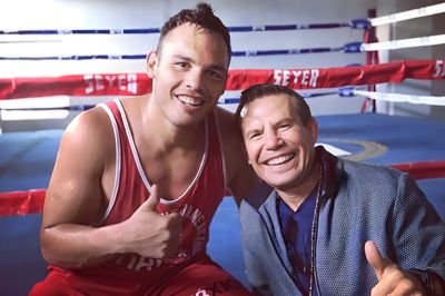 Julio César Chávez Jr. Breaks Silence from ICE Jail: What He Told His Father Mexican Boxing Legend Julio César Chávez