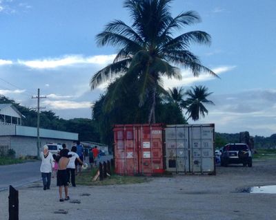 Asylum seekers on Nauru contract dengue as advocates call on Australia to take responsibility