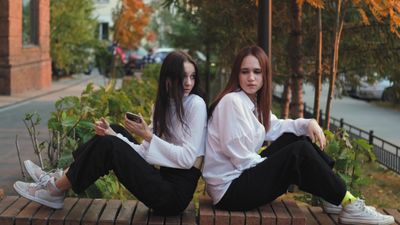 10 Phrases That Reveal Jealousy Over a Relative’s Success