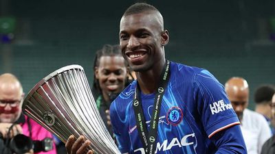 Nicolas Jackson Breaks Silence on Chelsea Transfer Rumours, Man Utd Links