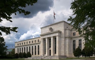 How to Invest for a Fall Interest Rate Cut by the Fed