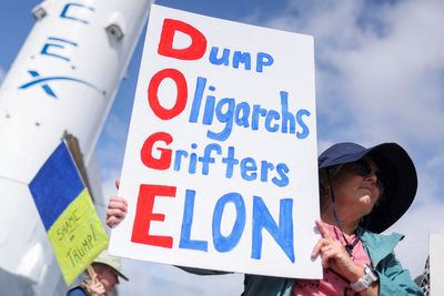 154,000 federal workers who took DOGE buyouts are being paid to go fishing, watch Dungeons and Dragons streams and hunt for new jobs