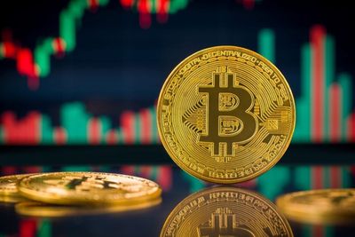 Bitcoin Consolidates After FOMC Meeting: What Does Powell's Decision Mean For ETH, XRP, Dogecoin?