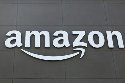 Amazon Profits Surge 35% But Forecast Sinks Share Price