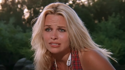 I Just Found Out How Much Pamela Anderson Got Paid For Baywatch Early On, And It’s Way Less Than I Would Have Expected