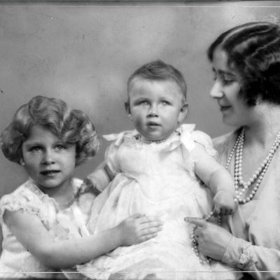 Bombshell New Royal Book Claims Queen Elizabeth Avoided Princess Margaret's Fate Because of Queen Mother's Ironic "Tragedy"