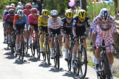 Bonus seconds launch Kasia Niewiadoma-Phinney onto Tour de France Femmes GC podium in first mountain test