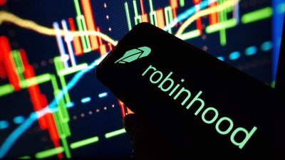 HOOD Stock Falls Over 5% In Friday Pre-Market: What's Going On?