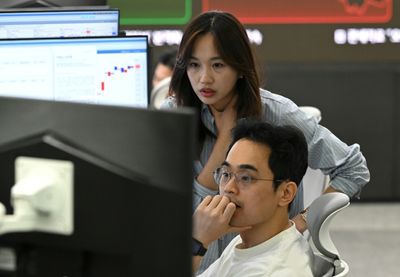 Stocks Slide As Trump's New Tariff Sweep Offsets Earnings