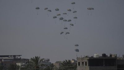 France drops 40 tonnes of humanitarian aid in Gaza as crisis worsens