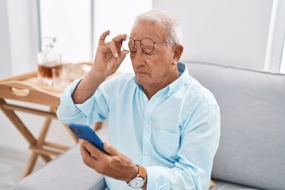 LENZ Therapeutics' Eye Drop Scores First FDA Approval For Age-Related Blurred Vision Condition Impacting 128 Million People