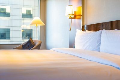 8 Things Guests Leave Behind That Hotel Staff Quietly Keep