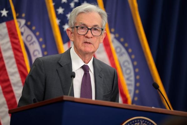 Trump steps up attacks on Fed’s independence amid interest rates row