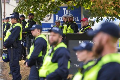 Police impose conditions on asylum hotel protest