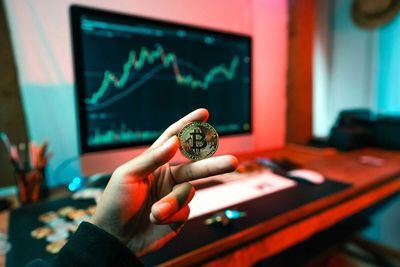 Coinbase Shows Huge Unusual Options Volume After Lower Results