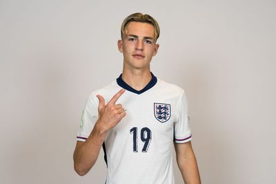 Chelsea snatch highly-rated 19-goal England youngster from London rivals