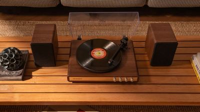 Crosley’s new turntable package promises to be an all-in-wonder, but you should try before you buy
