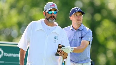 5 Things Amateur Golfers SHOULDN'T Copy From Professionals