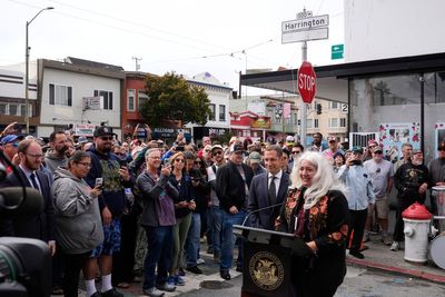 Grateful Dead guitarist Jerry Garcia has childhood street named for him in San Francisco