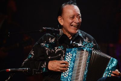 Flaco Jimenez, Texas accordionist who expanded popularity of conjunto and Tejano music, dies at 86