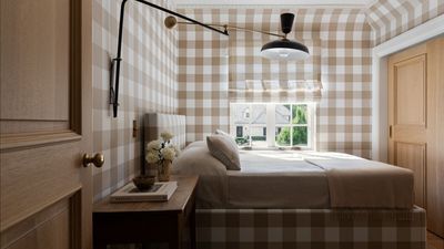Designers swear by these 12 clever small bedroom layout ideas to maximize space and style