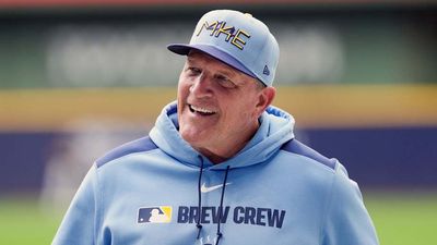 Brewers' Pat Murphy Abruptly Produces Pancake From Pocket During In-Game Interview